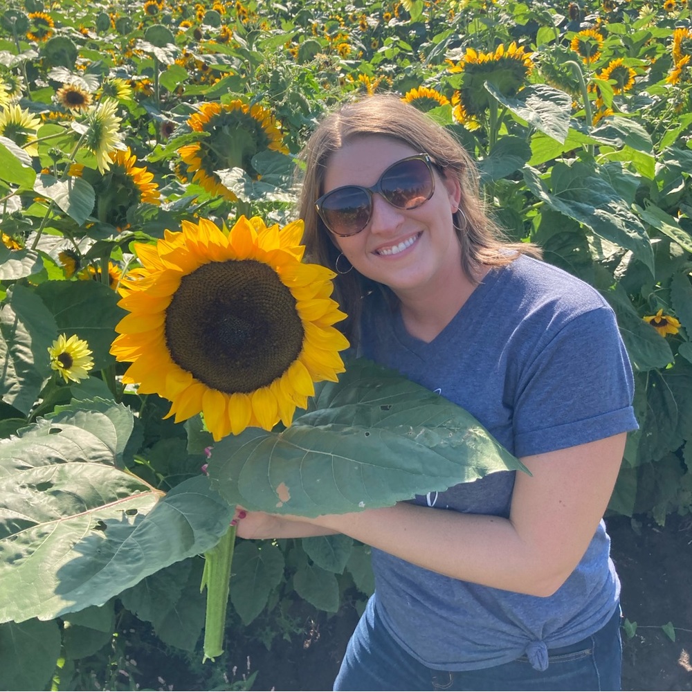 Meet your Posher, April
